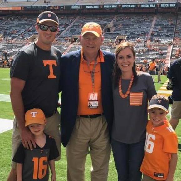 Meet your Posher, Whitney - Picture 1 of 1